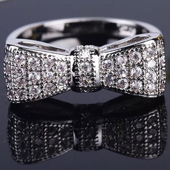 ✨New! .925 Sterling Silver Petite Bow Ring⭐️5⭐️ - Picture 2 of 4